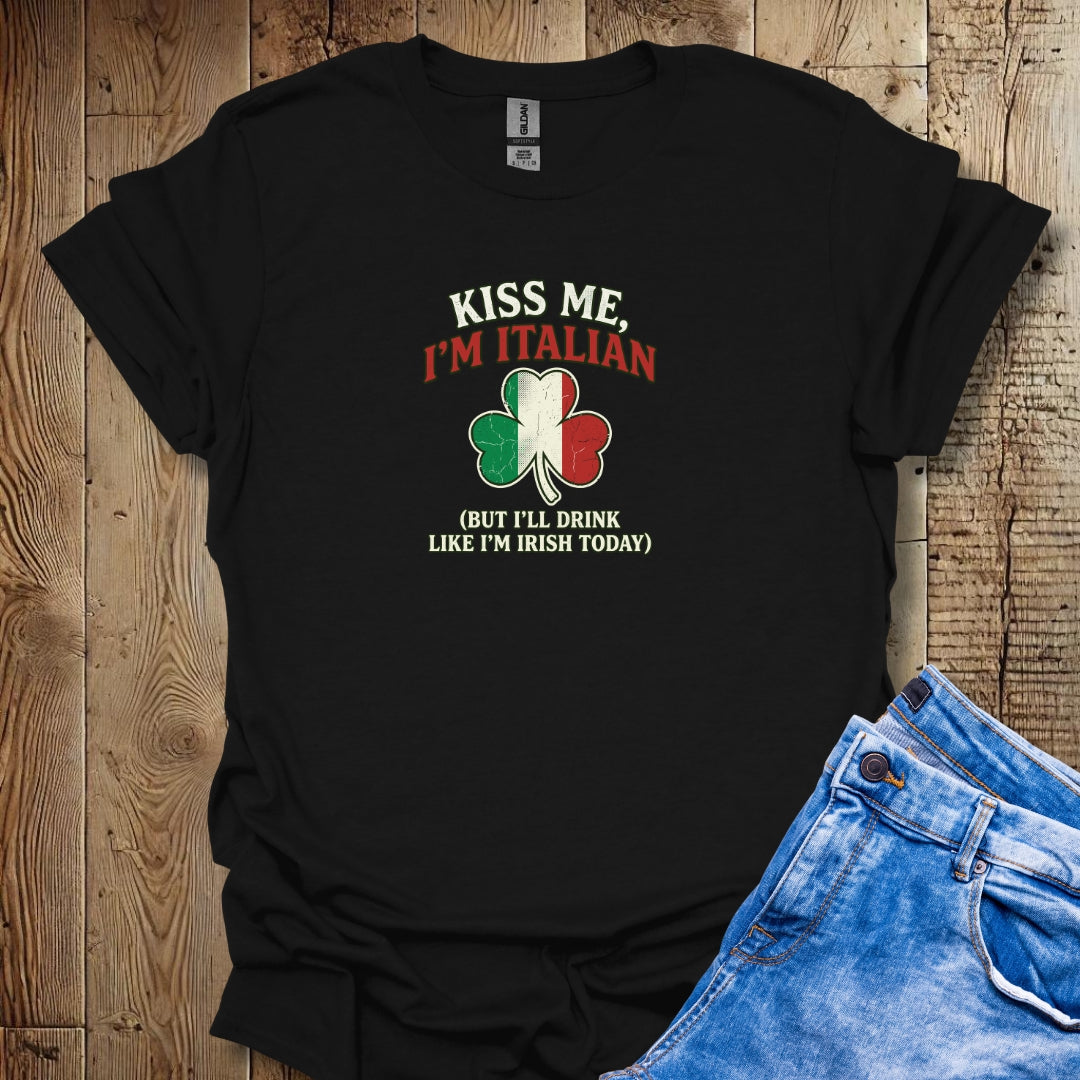 Kiss Me I'm Italian St Patrick's Day Irish Lightweight Unisex T-shirt