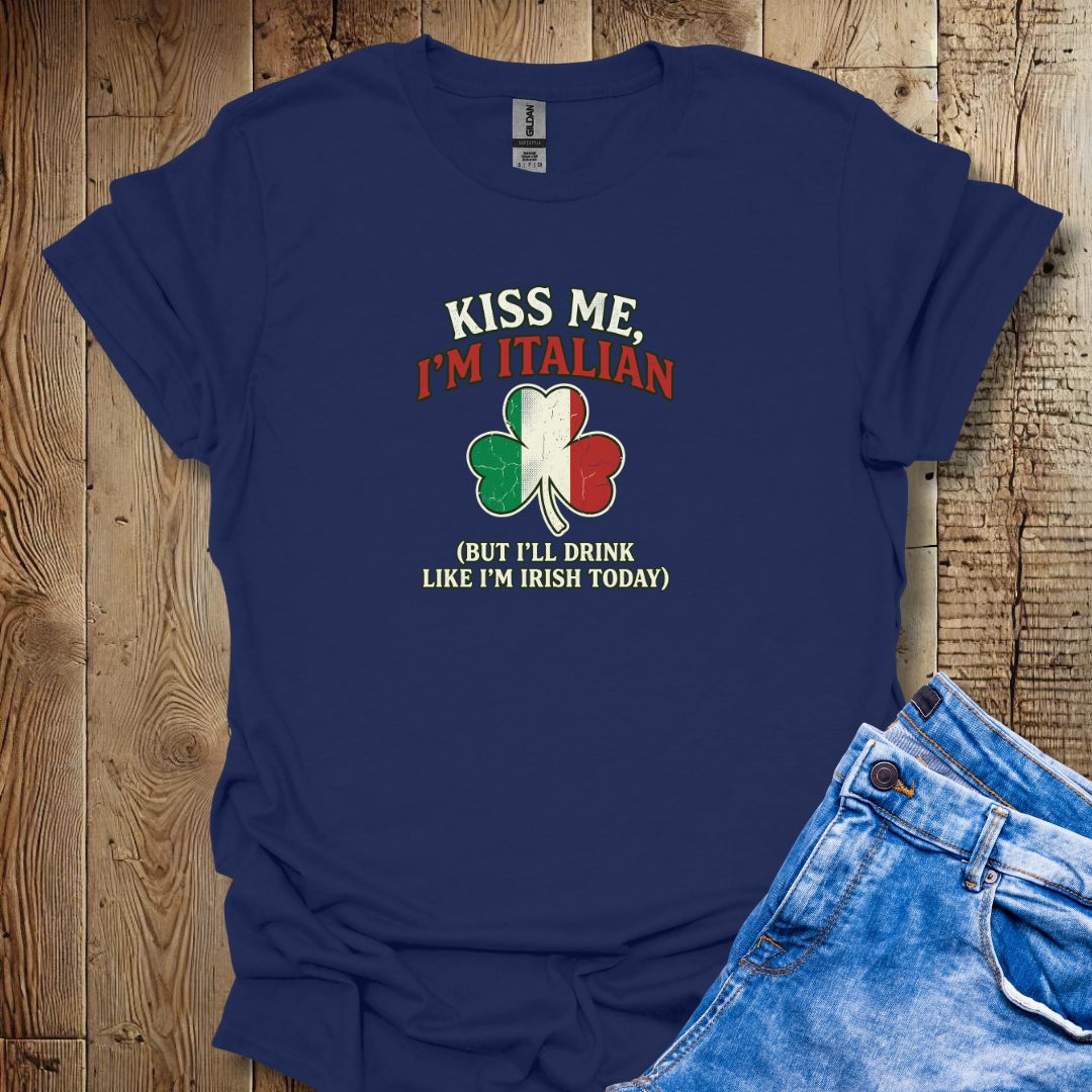 Kiss Me I'm Italian St Patrick's Day Irish Lightweight Unisex T-shirt